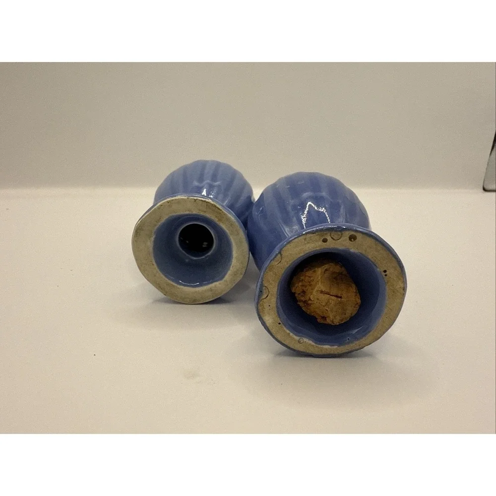 STANGL COLONIAL BLUE, SALT & PEPPER‎ SHAKERS